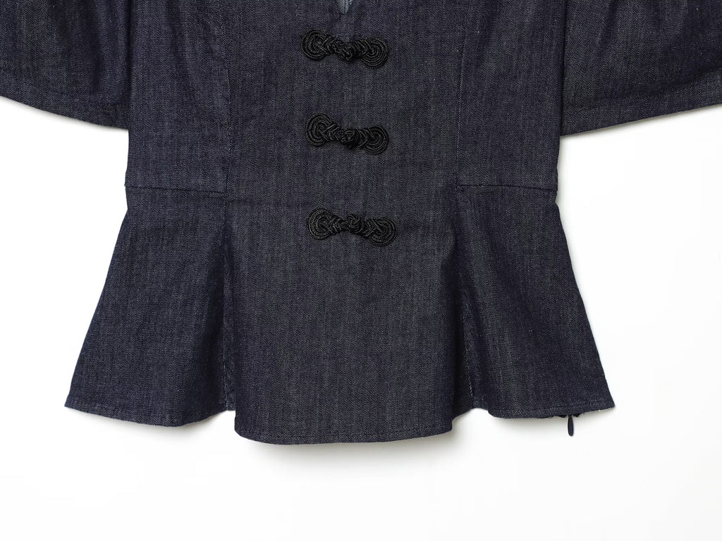 Women's short skirt style hem V-neck top