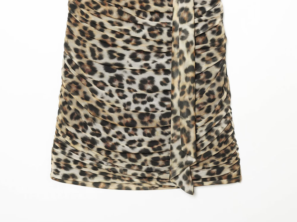 Women's scarves decorated animal print pleats dress