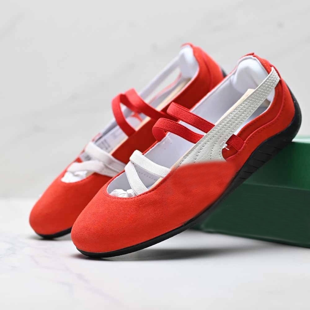 Women's new comfortable thin-soled ballet shoes have a shoe box