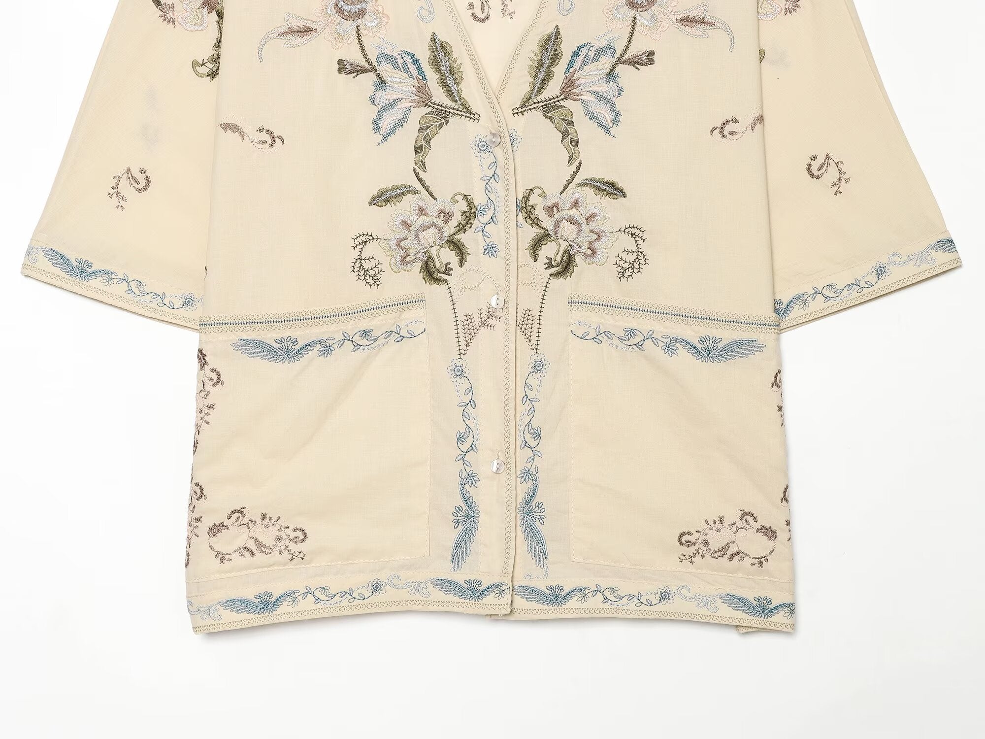 suit Women's 2 pieces short sleeved V-neck embroidered shirt+Shorts