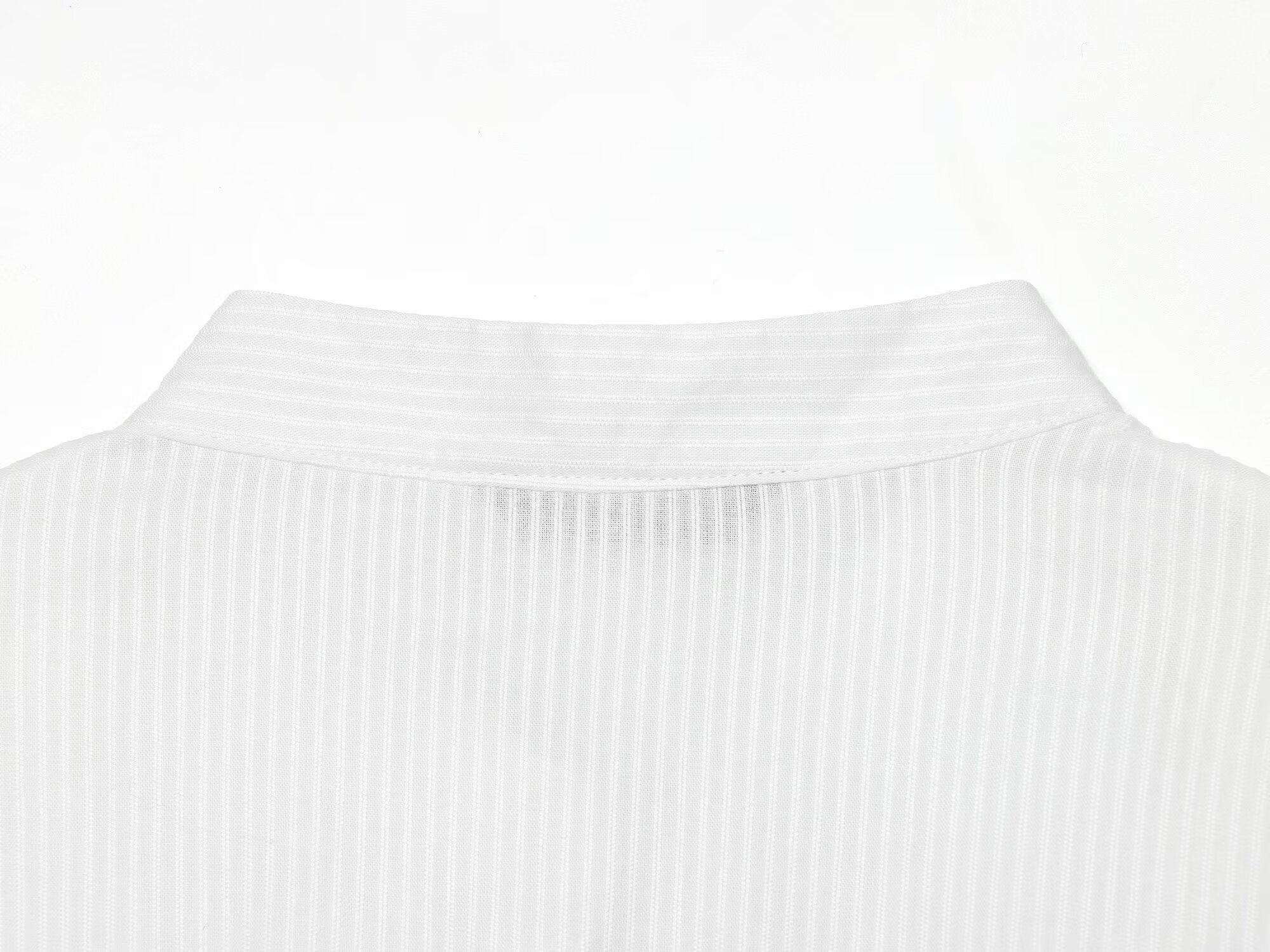 Women's short sleeved A-line-shaped striped shirt