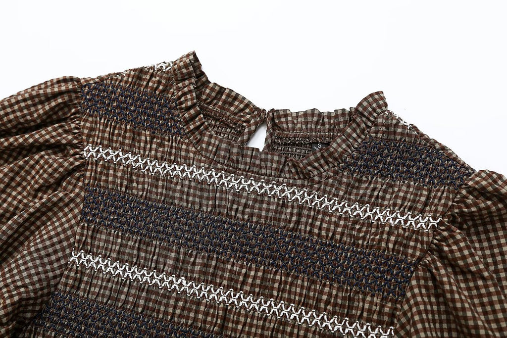 Women's short pleated embroidered shirt