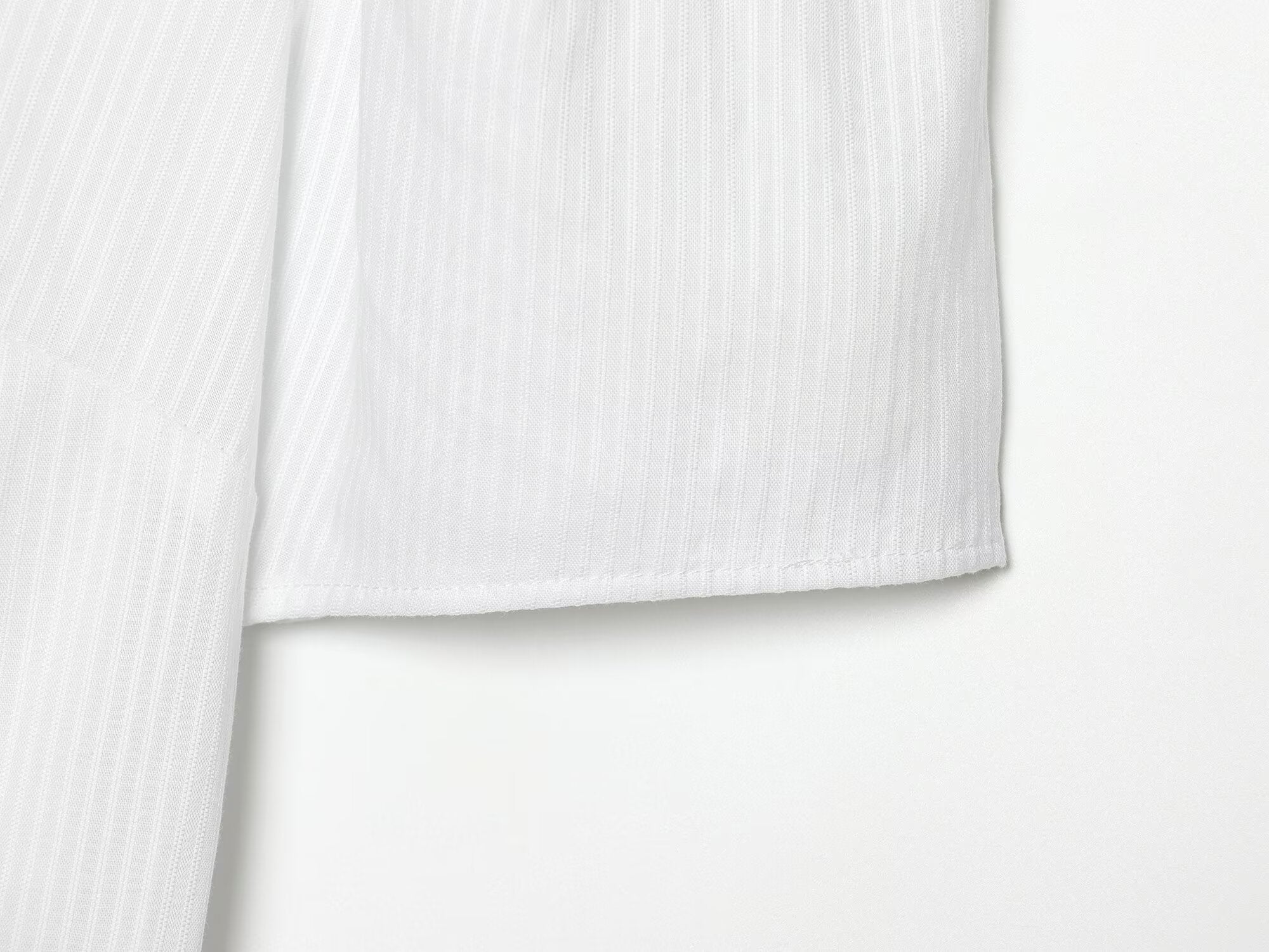 Women's short sleeved A-line-shaped striped shirt