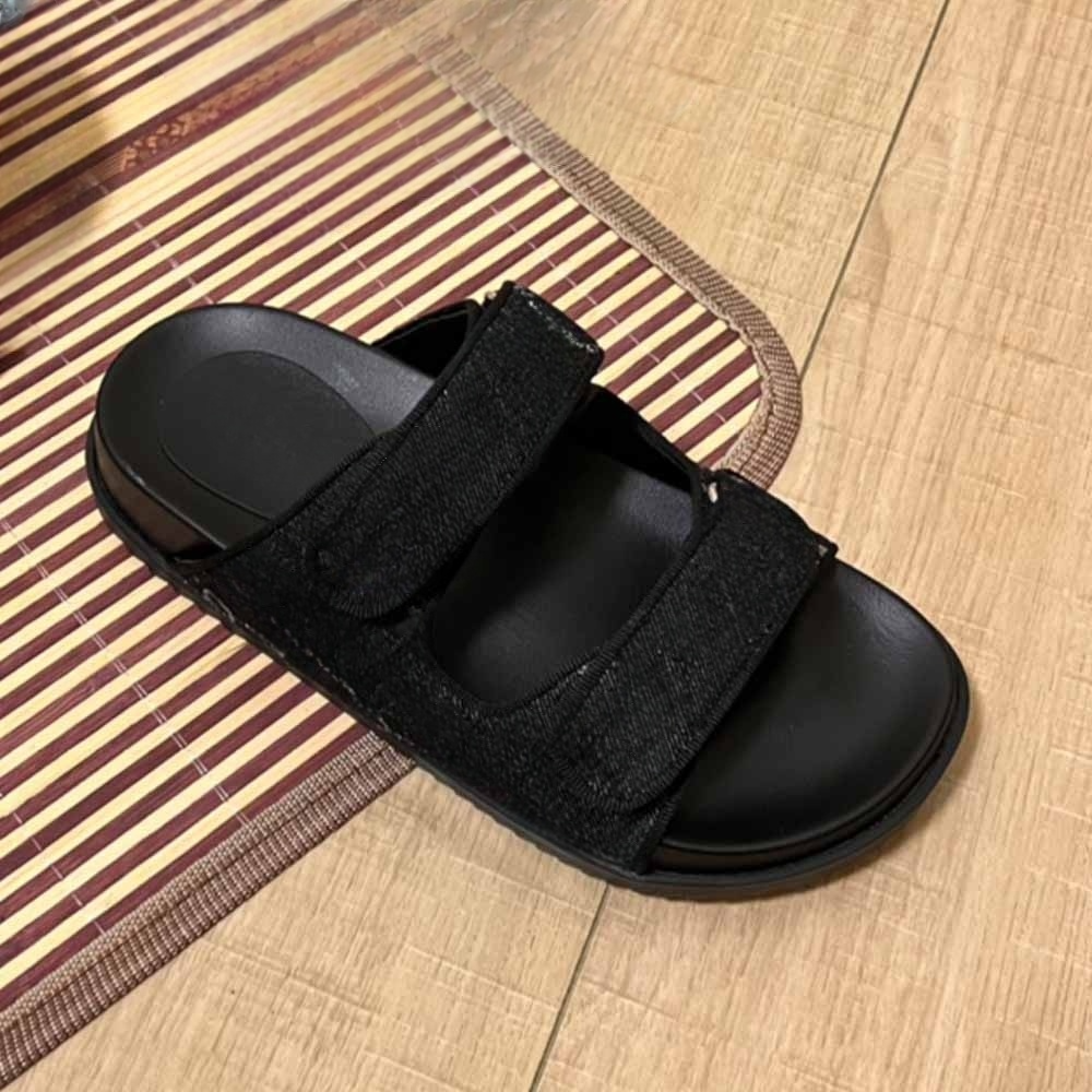 Women's new hook and loop design platform slippers have a shoe box.