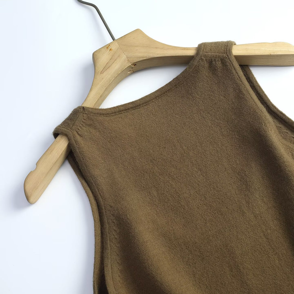 Women's soft textured round neck versatile knitted vest