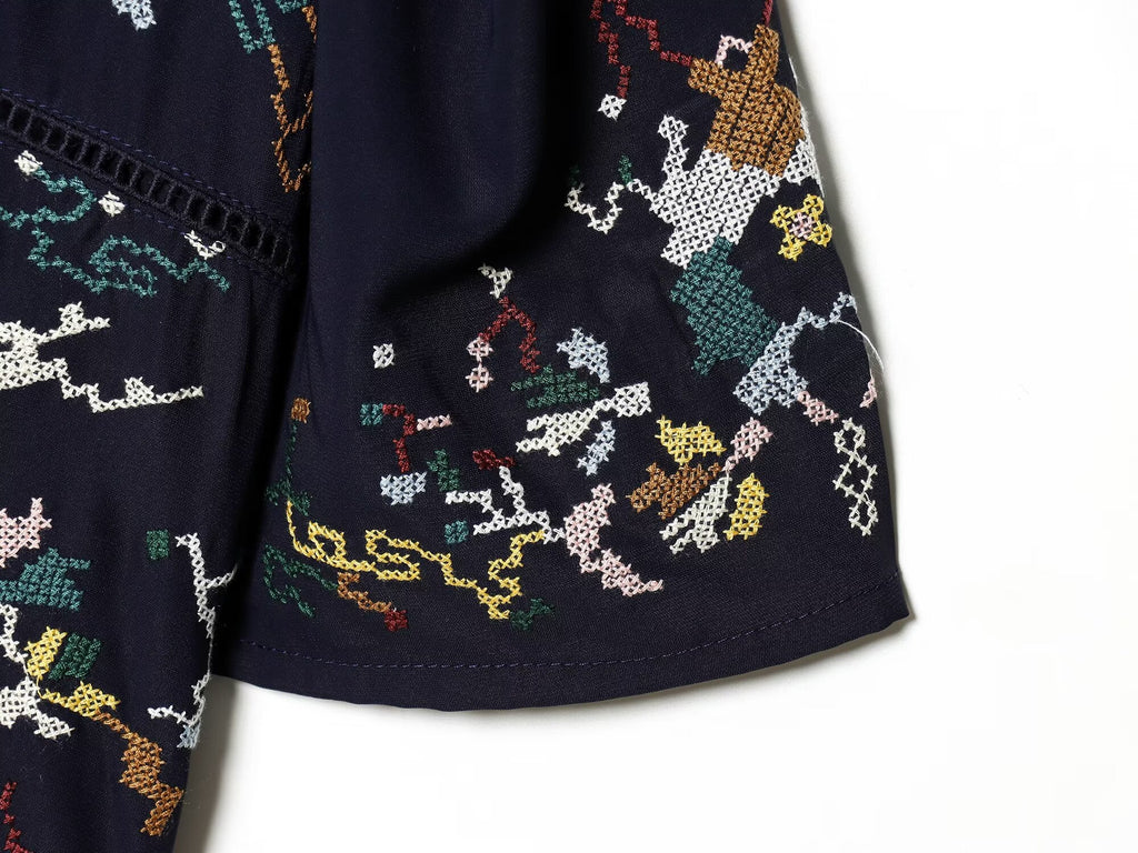 Women's floral embroidery short V-neck top