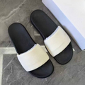Women's new flat-bottomed light and comfortable soft-soled beach slippers have a shoe box