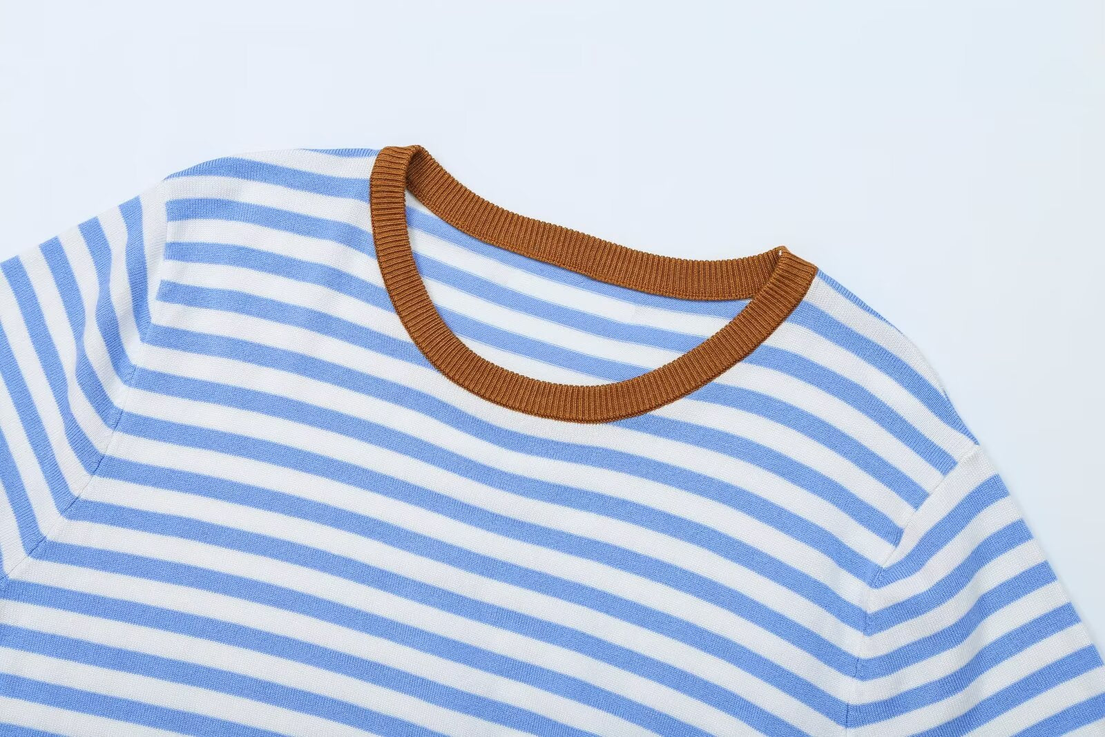 Women's round neck striped knitted top