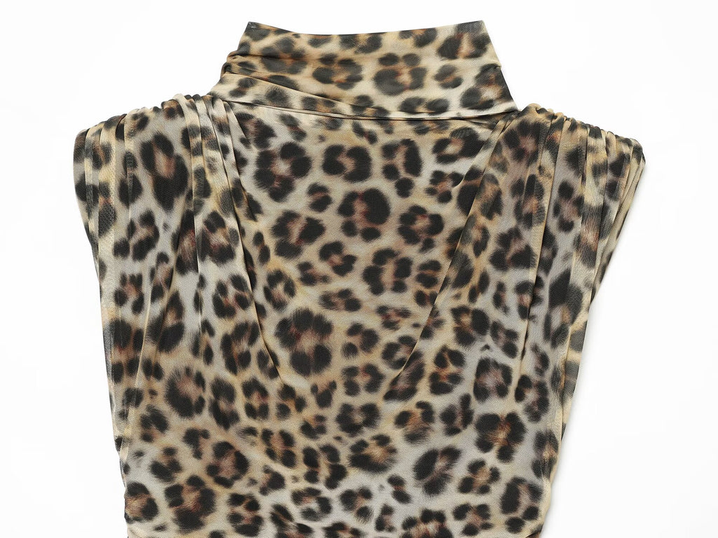 Women's scarves decorated animal print pleats dress