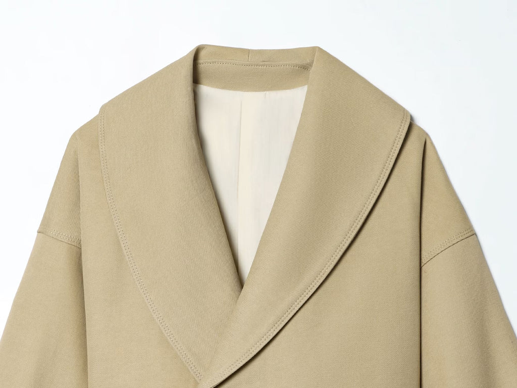 Women's long sleeved lapel short Coat