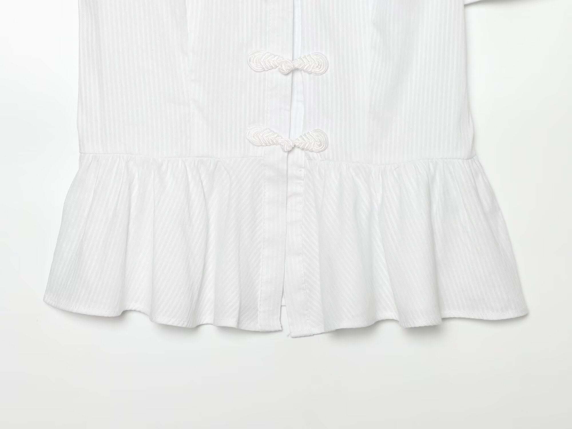Women's short sleeved A-line-shaped striped shirt