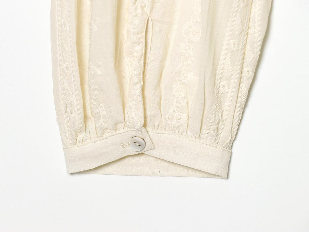 Women's short V-neck embroidered shirt