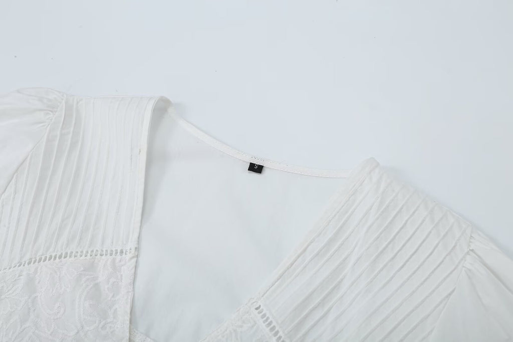 Women's embroidered V-neck poplin shirt