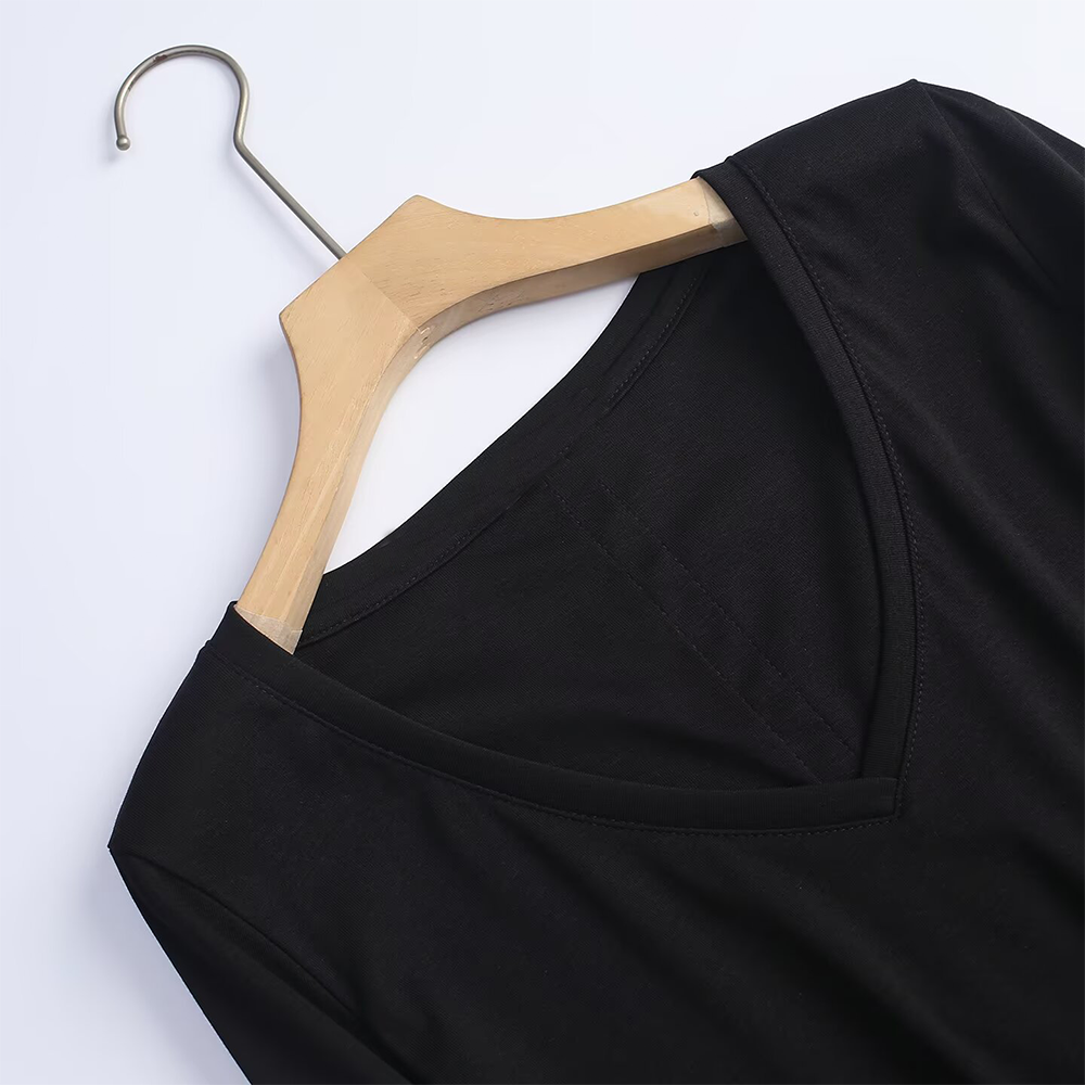 Women's slim V-neck long sleeved T-shirt