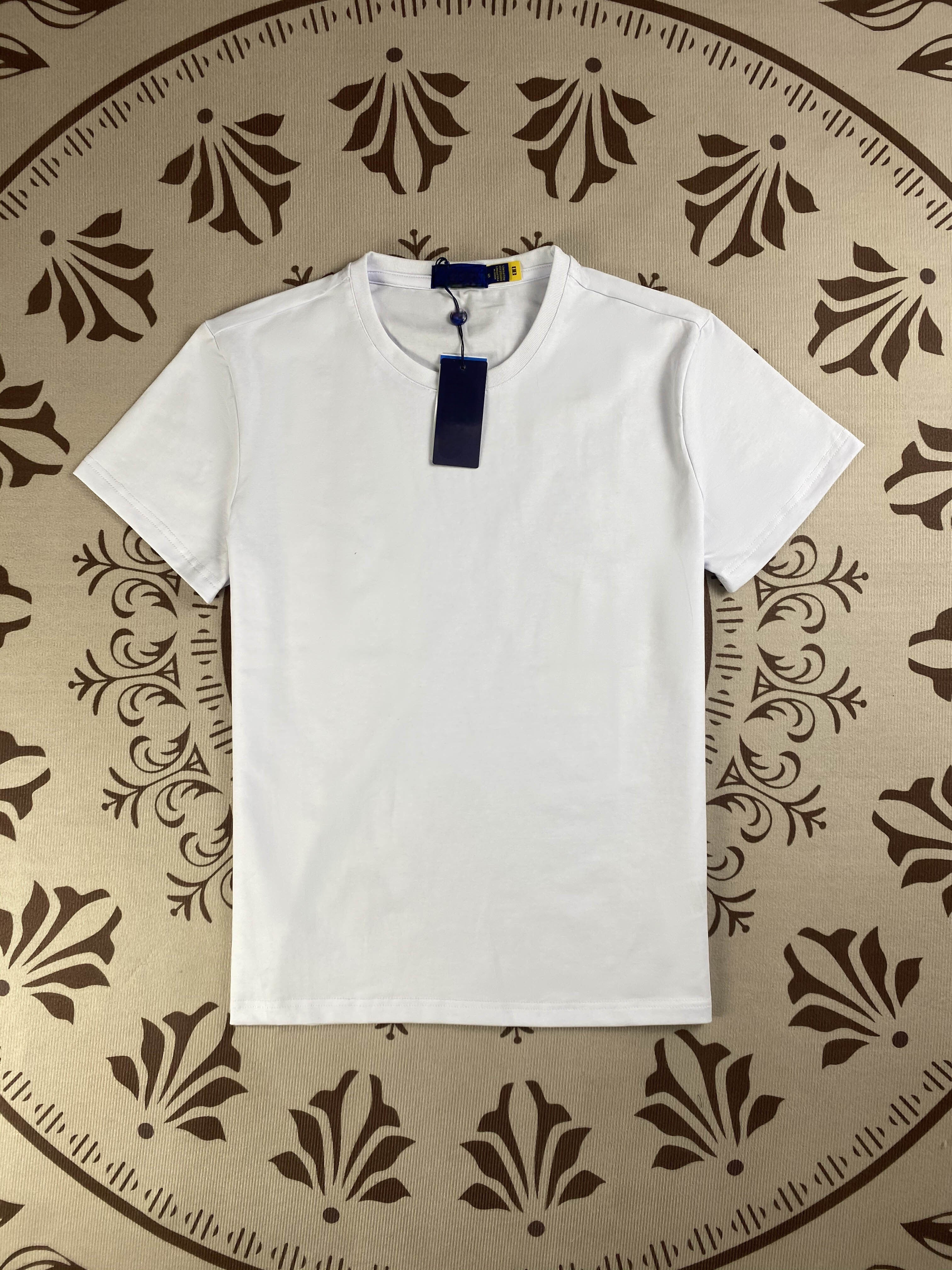 Men and Women with The Same New Fashion Joker Casual Cotton T-shirt with Short Sleeves and Round Neck.