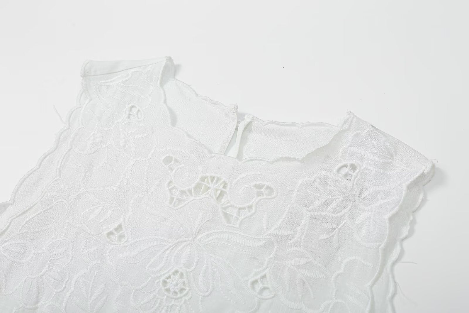 Women's bow decoration hollow embroidery top