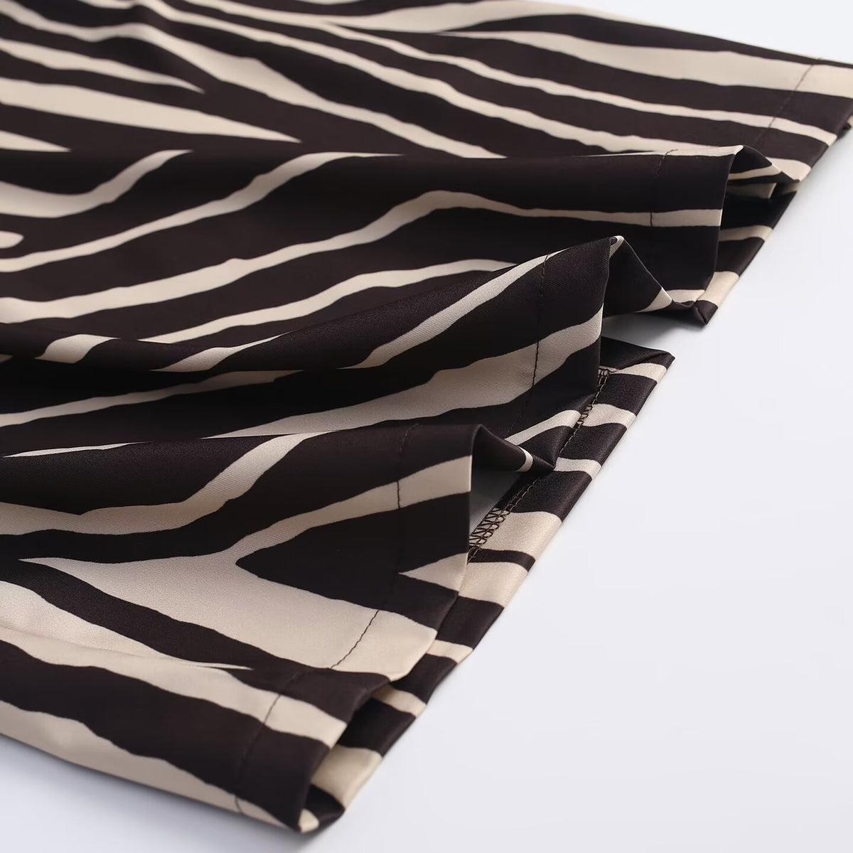 Women's printed Hip hugging style A-line skirt