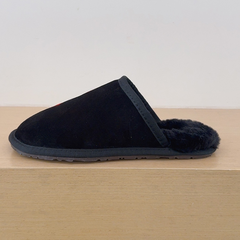 Women's New Joker Embroidered Thin-soled Slippers