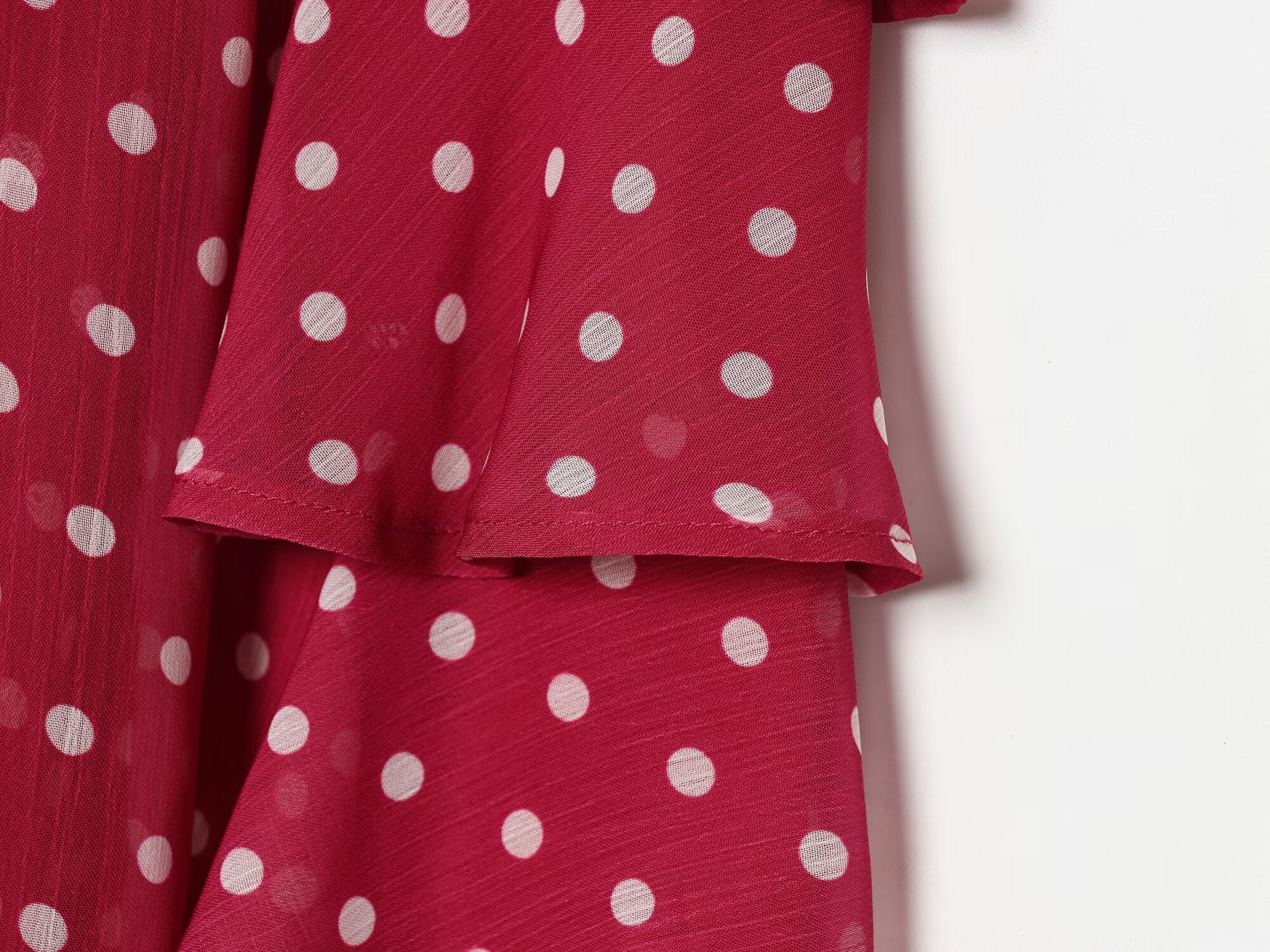 Women's polka dot hanging neck top
