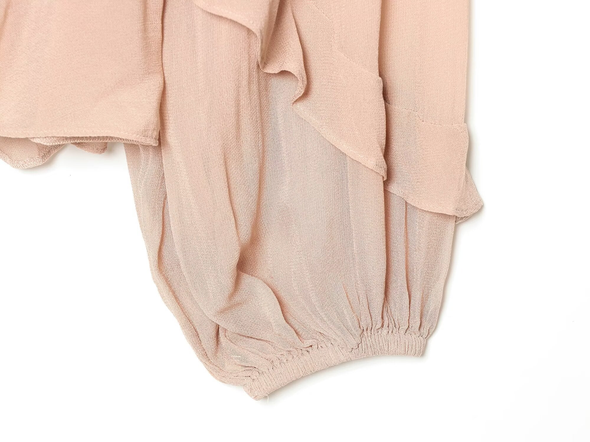 Women's lantern sleeve pleated top