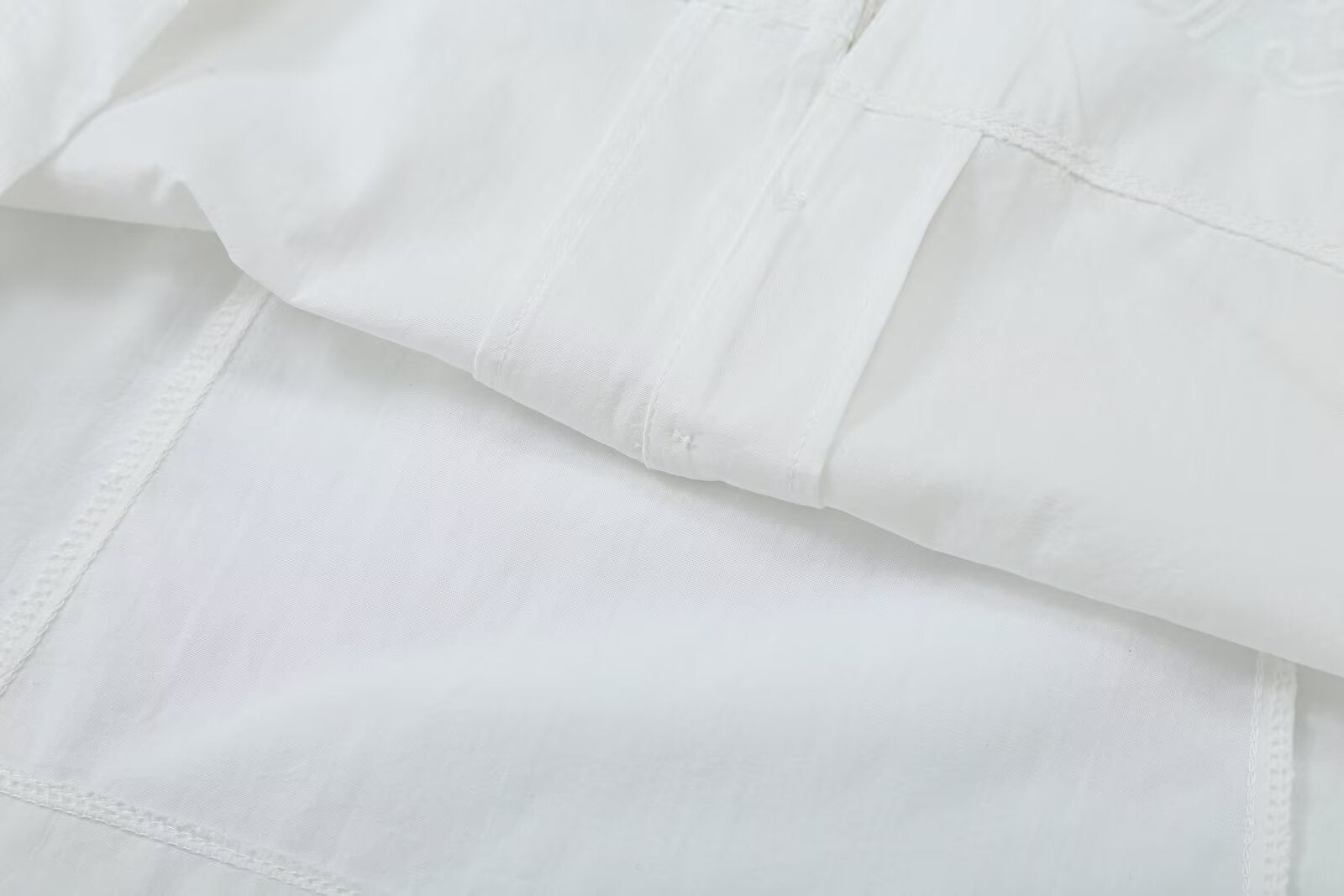 Women's embroidered V-neck poplin shirt