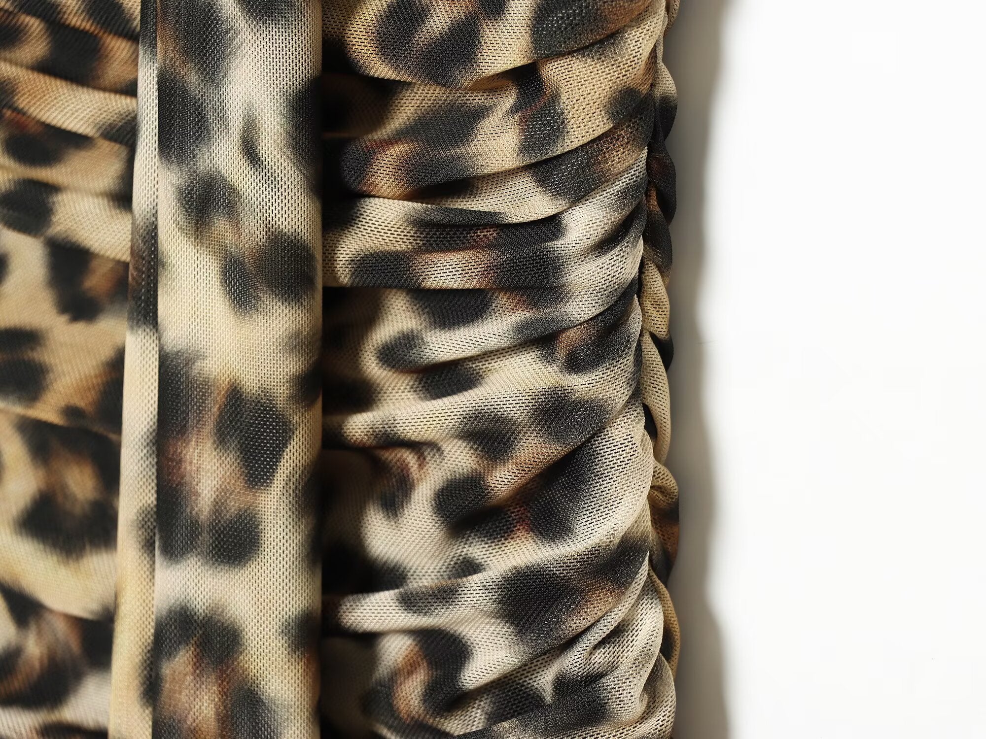 Women's scarves decorated animal print pleats dress