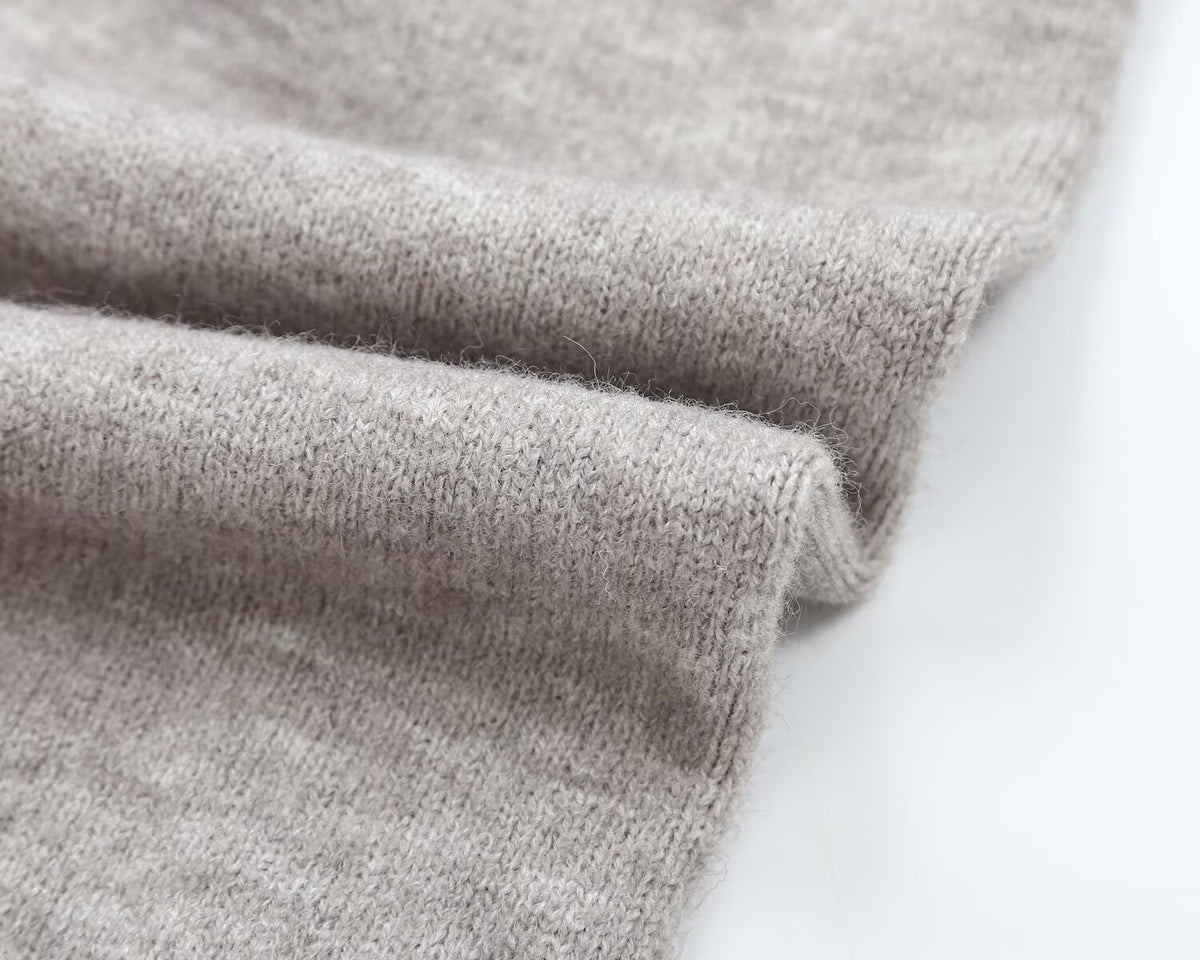 Women's round neck color blocked knitted sweater